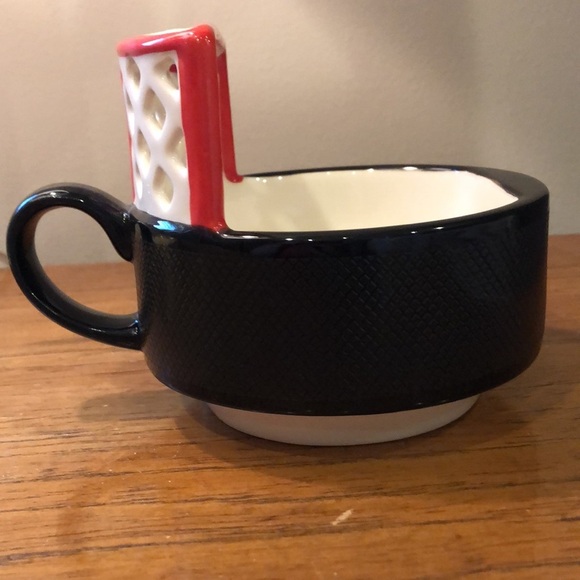 Hockey Goal mug 14 oz capacity FDA & Prop-65 compliant, dishwasher safe, ceramic - Picture 3 of 3
